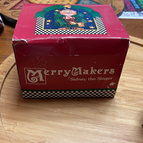 Dept 56 Merry Makers Sidney the Singer - Used but Boxed - Picture 4 of 6
